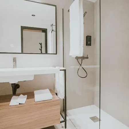 Catalina Plaza Sostenible 라스팔마스