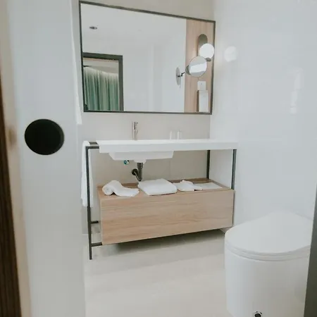 Готель Catalina Plaza Sostenible