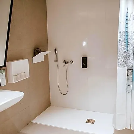 Catalina Plaza Sostenible 3*